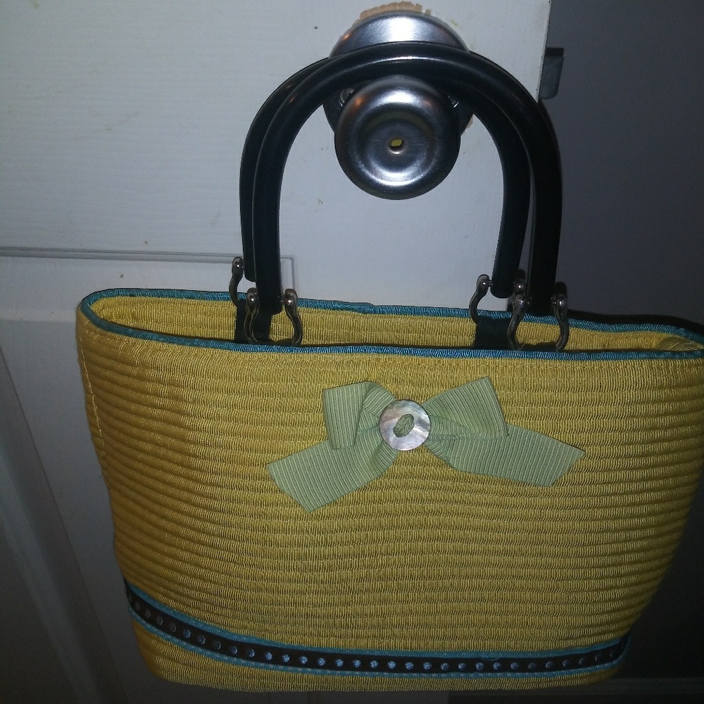Cute purse.  Fun and Flirty
